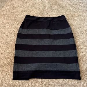 White House Black Market striped skirt with side zip - size 6